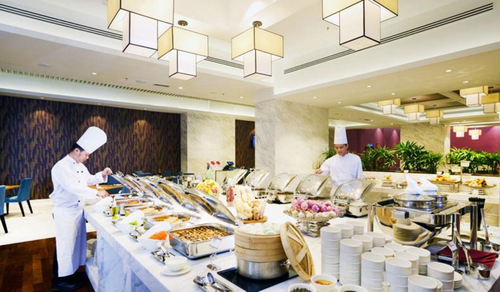 Lexis Suites Penang Байан-Лепас Экстерьер фото A buffet at a hotel