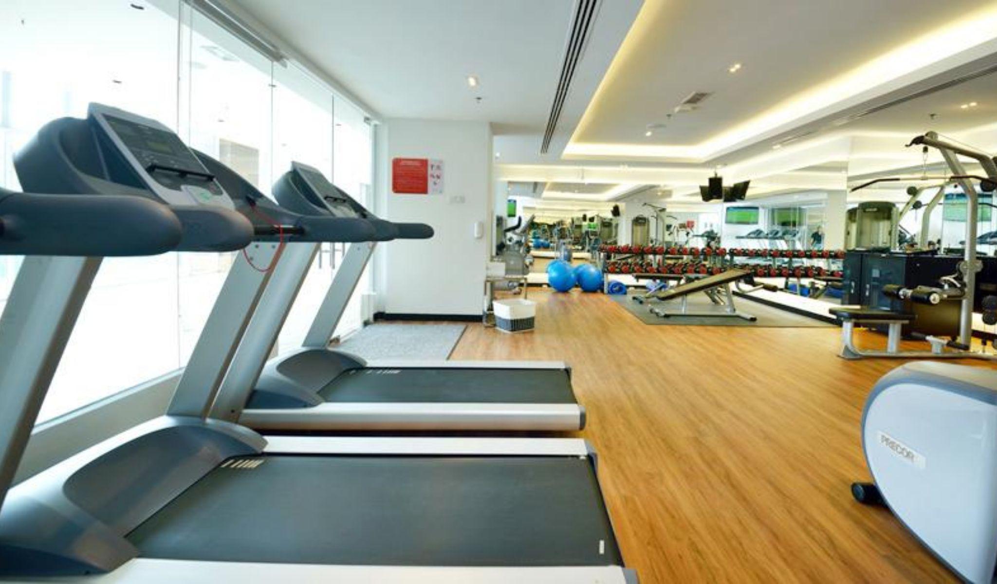 Lexis Suites Penang Байан-Лепас Экстерьер фото A gym in a hotel