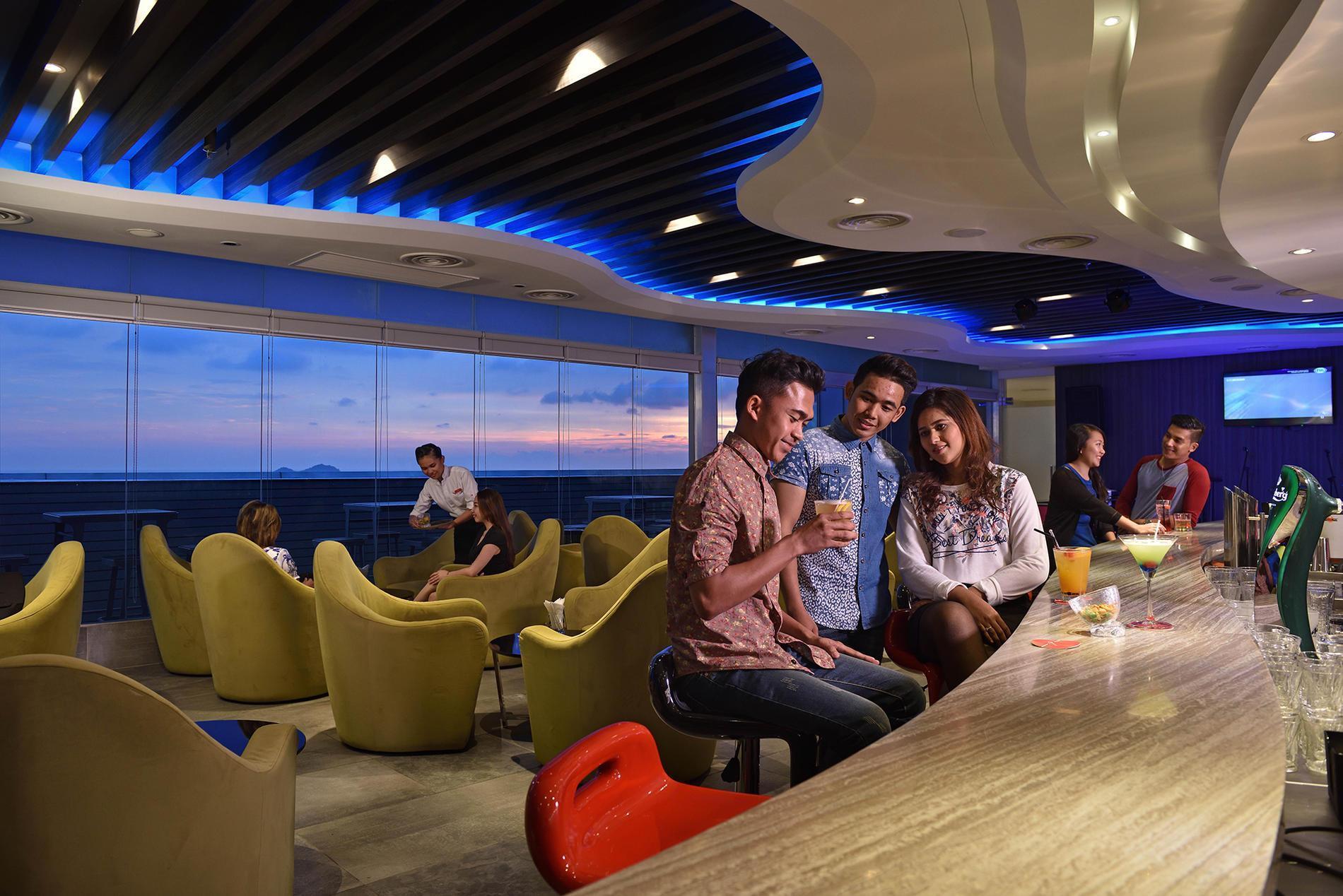 Lexis Suites Penang Байан-Лепас Экстерьер фото The Sky Bar